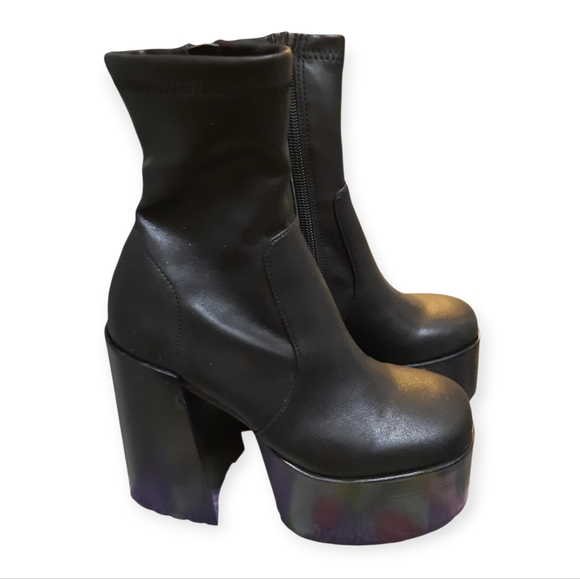 Steve Madden Shoes - NWT Steve Madden Chunky Black Platform Ankle Boots Kyana 5.5